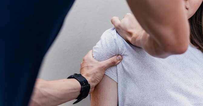 Chiropractic vs. Physical Therapy: Which Is Right for My Condition? | Evolve Chiropractic image